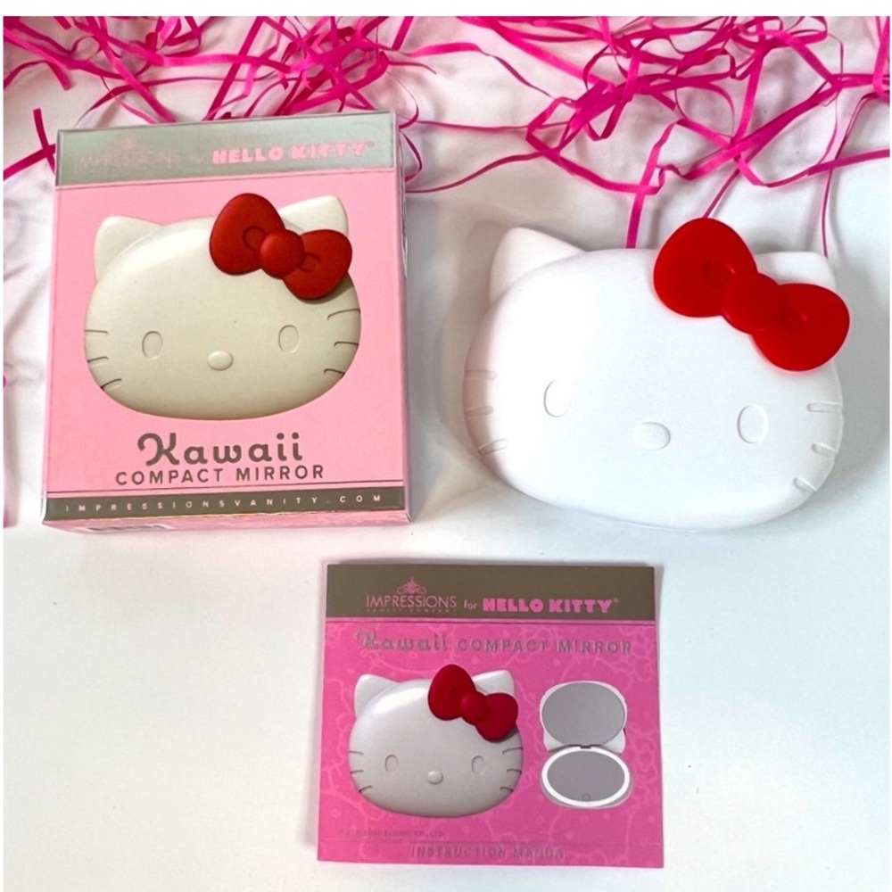Hello Kitty Compact Mirror - Picture 3 of 4